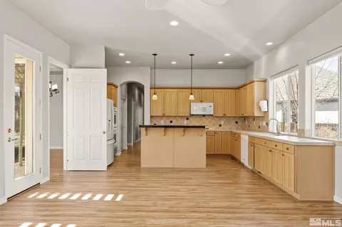 680 Barnwood Ct, Reno, NV 89511