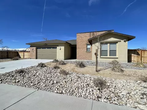 695 Palomino Dr, Fernley, NV 89408