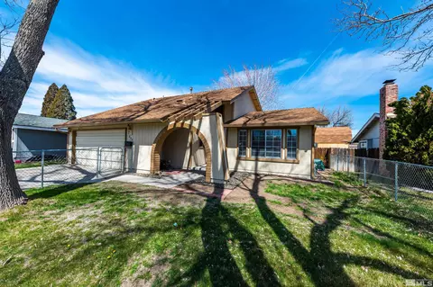 880 Glen Vista Dr, Sparks, NV 89434