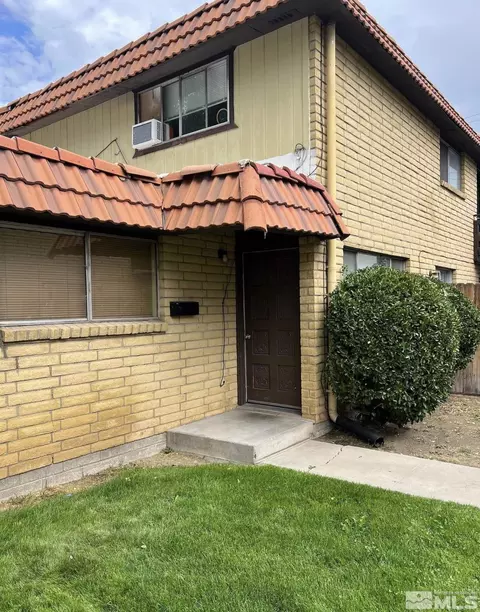 3300 Woodside Dr #7, Carson City, NV 89701