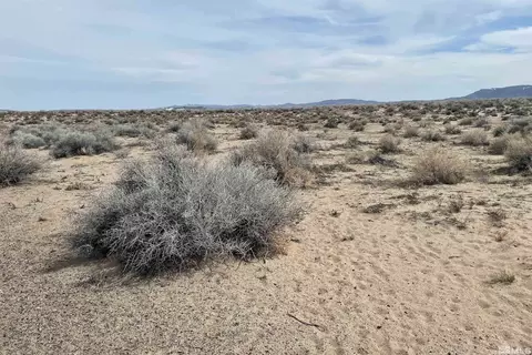 4655 First St, Silver Springs, NV 89429