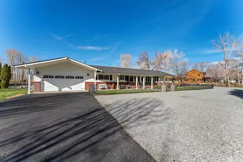 1500 Glenwood Dr, Gardnerville, NV 89460