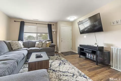 106 Eaglewood Dr, Fernley, NV 89408