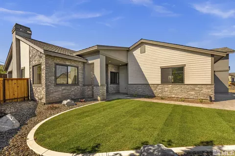3216 Red Leaf Ct, Carson City, NV 89703