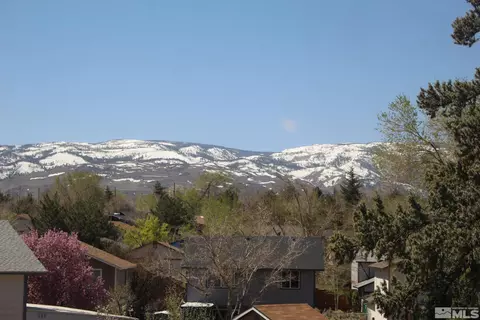 2760 Powder Dr, Reno, NV 89503