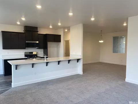 792 Garnet Way, Fernley, NV 89408