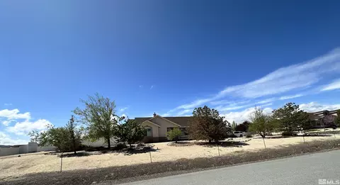 1025 Lasso Way, Fernley, NV 89408