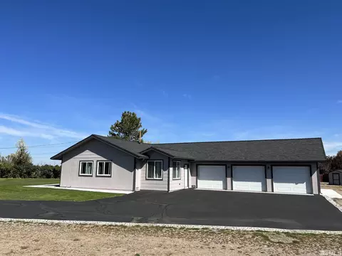 15660 Fawn Ln, Reno, NV 89511