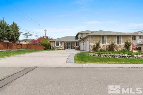 1680 Pinoak Ln, Carson City, NV 89703