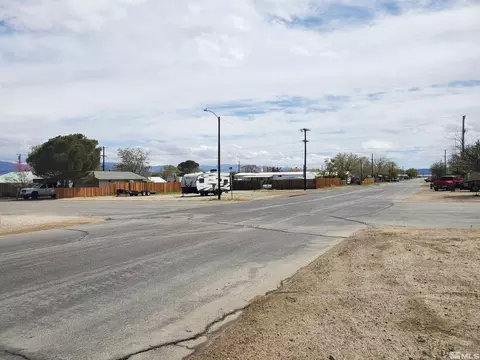 805 H St, Hawthorne, NV 89415