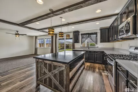 14301 Laurentian Dr, Reno, NV 89506