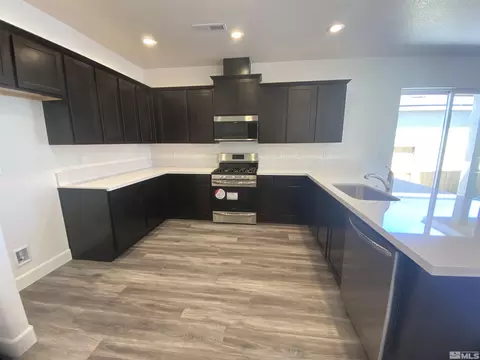 775 Garnet Way, Fernley, NV 89408