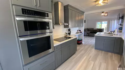 973 Edgecliff Dr, Reno, NV 89523