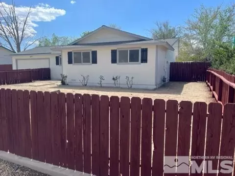 530 Spruce Dr, Fernley, NV 89408