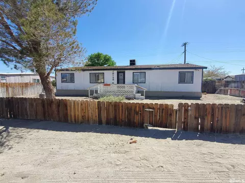 128 M St, Hawthorne, NV 89415