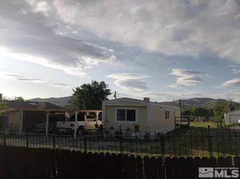 5465 Flora Way, Sun Valley, NV 89433