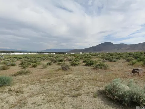 23 Shelter Hills Dr, Yerington, NV 89447