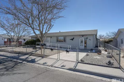 911 Warwick Ave, Fallon, NV 89406