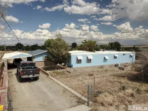 11 Vista Dr, Yerington, NV 89447
