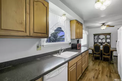 14075 Tourmaline Dr, Reno, NV 89521 photo 8