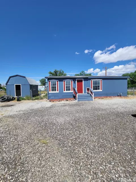 2885 Rawhide St, Silver Springs, NV 89429