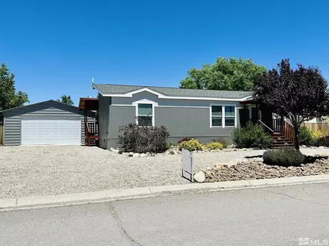 15 Willow St, Round Mountain, NV 89045
