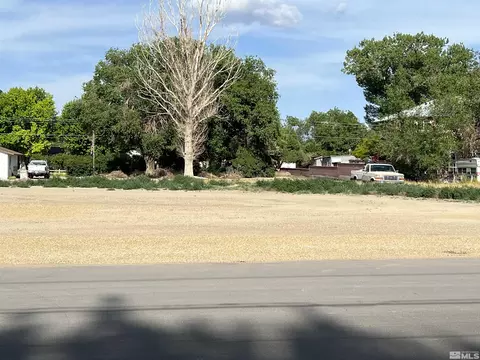466 S Whitacre St, Yerington, NV 89447