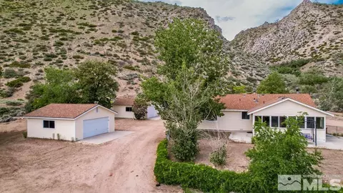 559 Mule Deer Rd, Coleville, CA 96107