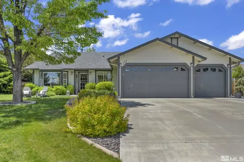 289 Shelby Dr, Sparks, NV 89436