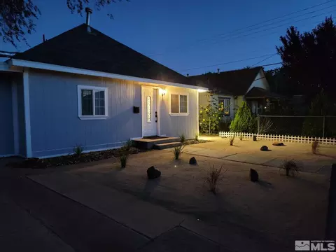 737 10th St, Sparks, NV 89431