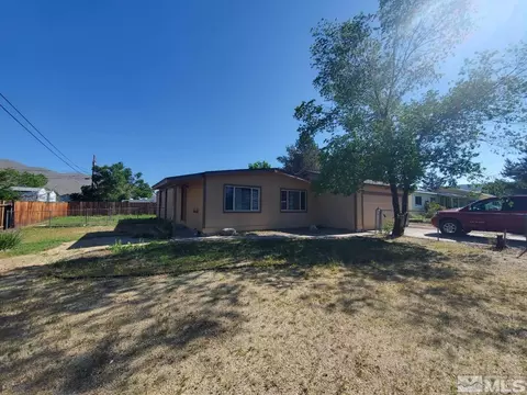 17545 Macaw Ln, Reno, NV 89508