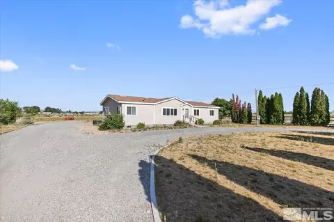 298 W Sunset Hills Dr, Yerington, NV 89447