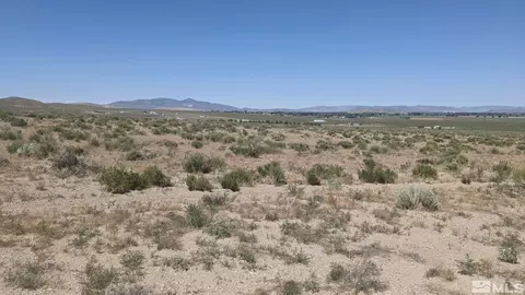 88 Luzier Ln, Yerington, NV 89447