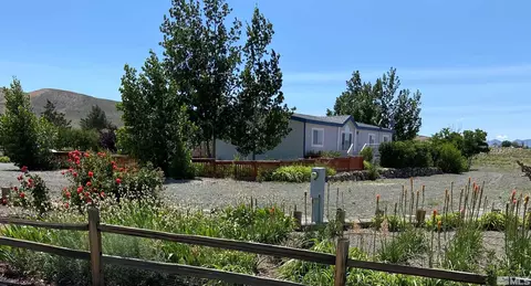 4865 Skyline Dr, Silver Springs, NV 89429
