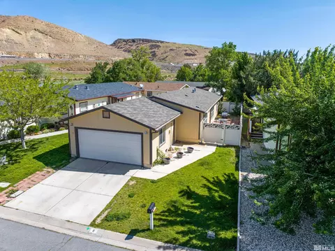 9 Rue De Ln, Sparks, NV 89434