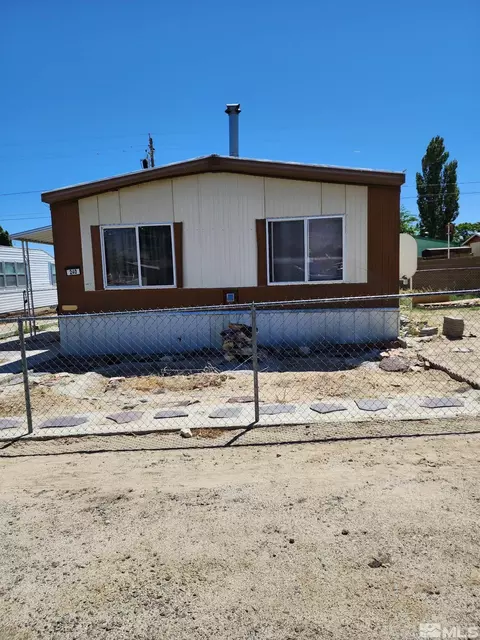 240 J St, Hawthorne, NV 89415