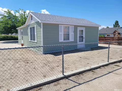 629 6th St, Hawthorne, NV 89415