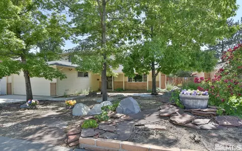 1622 Knoll Dr, Reno, NV 89509