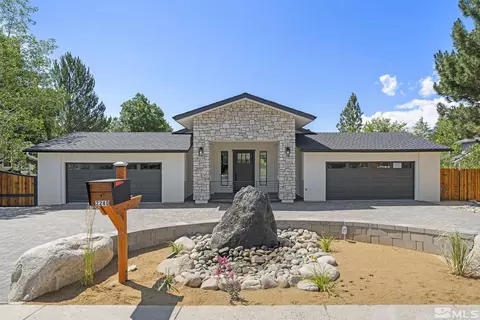 2240 Manzanita Ln, Reno, NV 89509