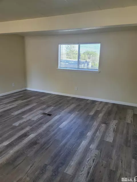 870 Mica Dr, Carson City, NV 89705
