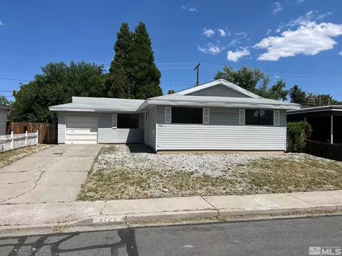 2700 Grose Ln, Sparks, NV 89431