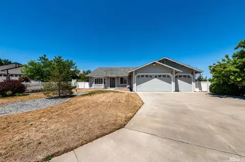 36 White Dove Ct, Sparks, NV 89441