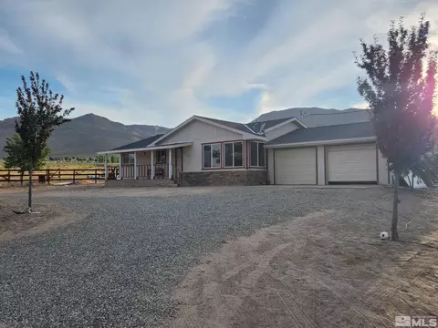 51 Locust Dr, Yerington, NV 89447