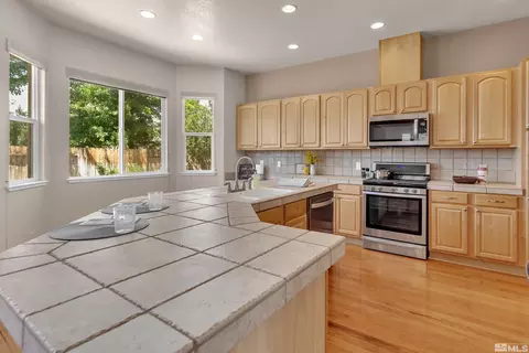 10039 Cascade Falls Dr, Reno, NV 89521 photo 11