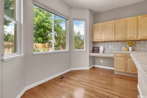 10039 Cascade Falls Dr, Reno, NV 89521 photo 9