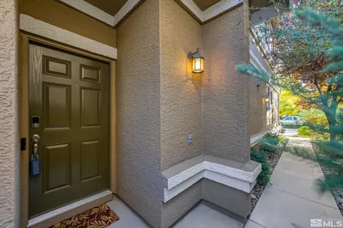 11031 Lamour Ln, Reno, NV 89521 photo 2