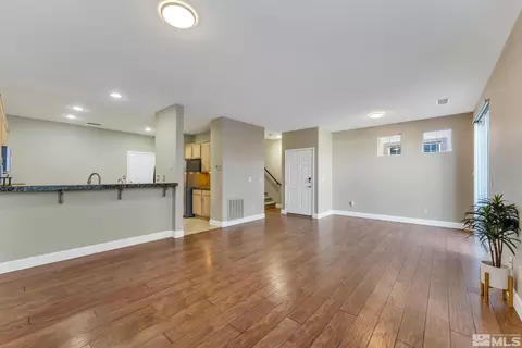 11031 Lamour Ln, Reno, NV 89521 photo 6