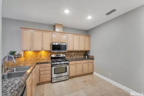 11031 Lamour Ln, Reno, NV 89521 photo 8
