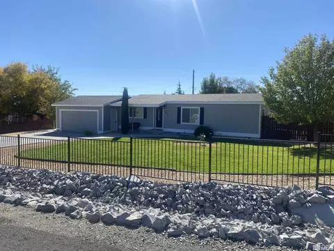 5915 Calico Dr, Sun Valley, NV 89433