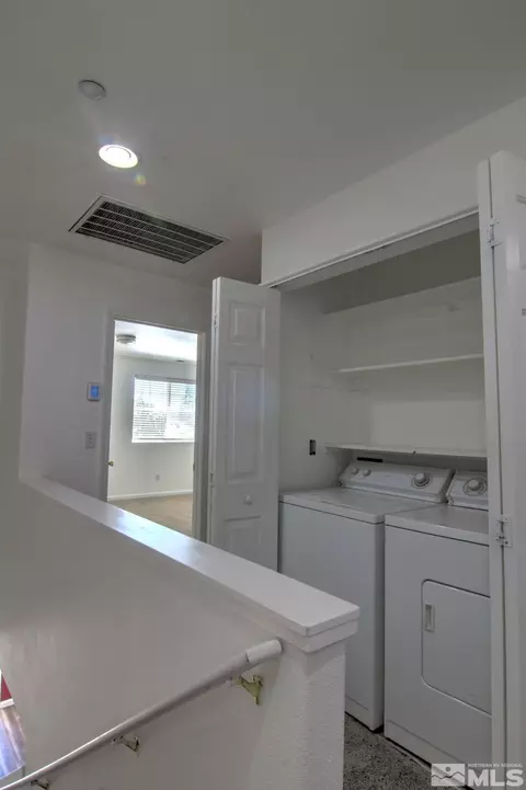 425 Holcomb Ave, Reno, NV 89502 photo 17